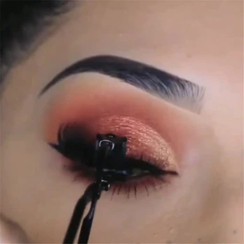 

Hot Mini Eyelash Curler with Silicone Refill Pads Make Up Tools for Women Girls CNT 66