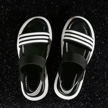 

2020 new wild Korean version of thick-soled sponge cake Hong Kong style sports shoes women tide
