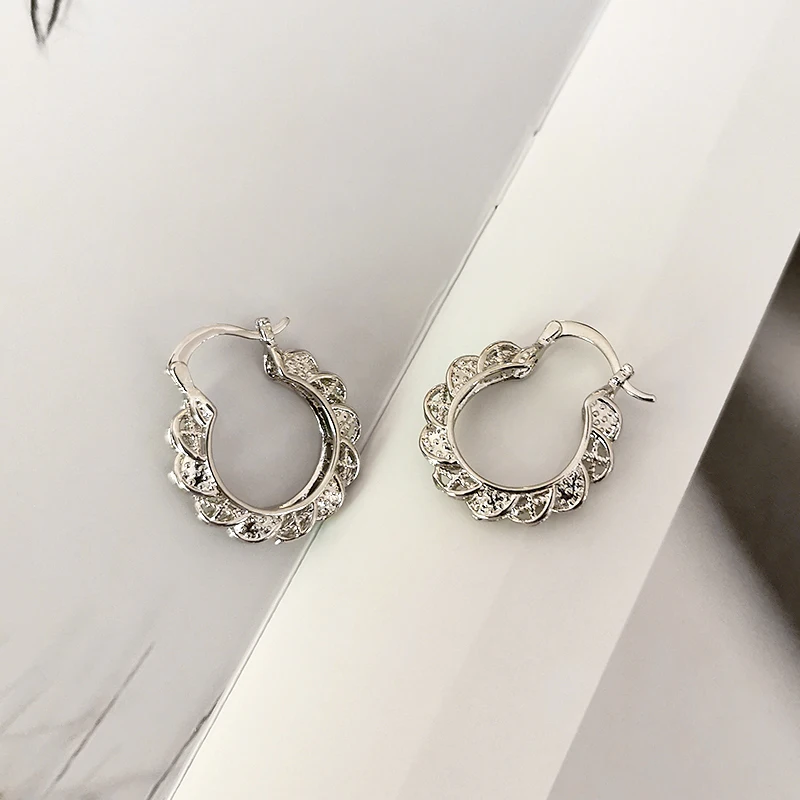 silver GHIDBK минималистичные полые Эффектные серьги-кольца ручной работы в форме кольцо с лепестком серьги тонкой работы модные ювелирные изделия оптом - Окраска металла: silver