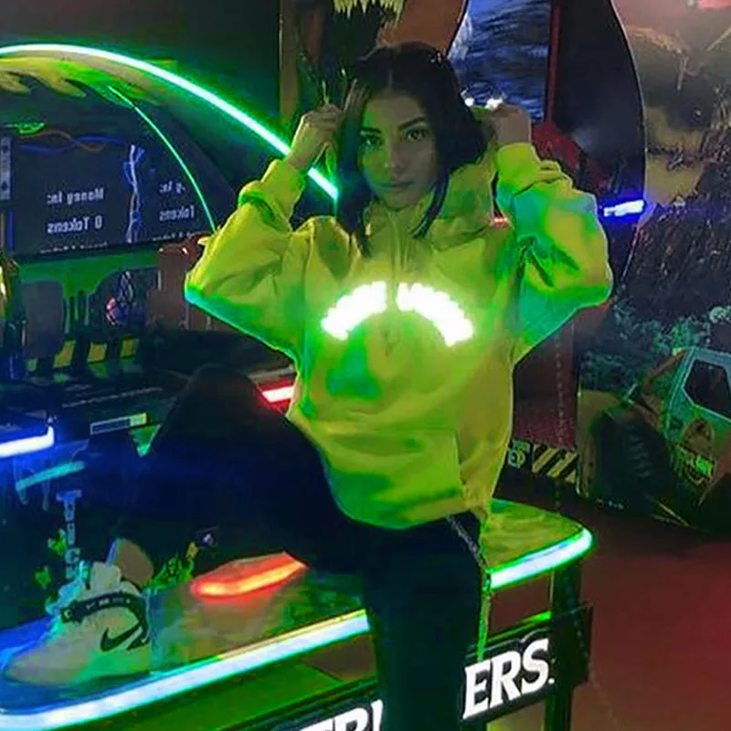 Cena BOOFEENAA moda odblaskowe list druku Neon zielony ponadgabarytowych bluzy bluza Streetwear kobiety ubrania wiosna 2020 C68 AF79