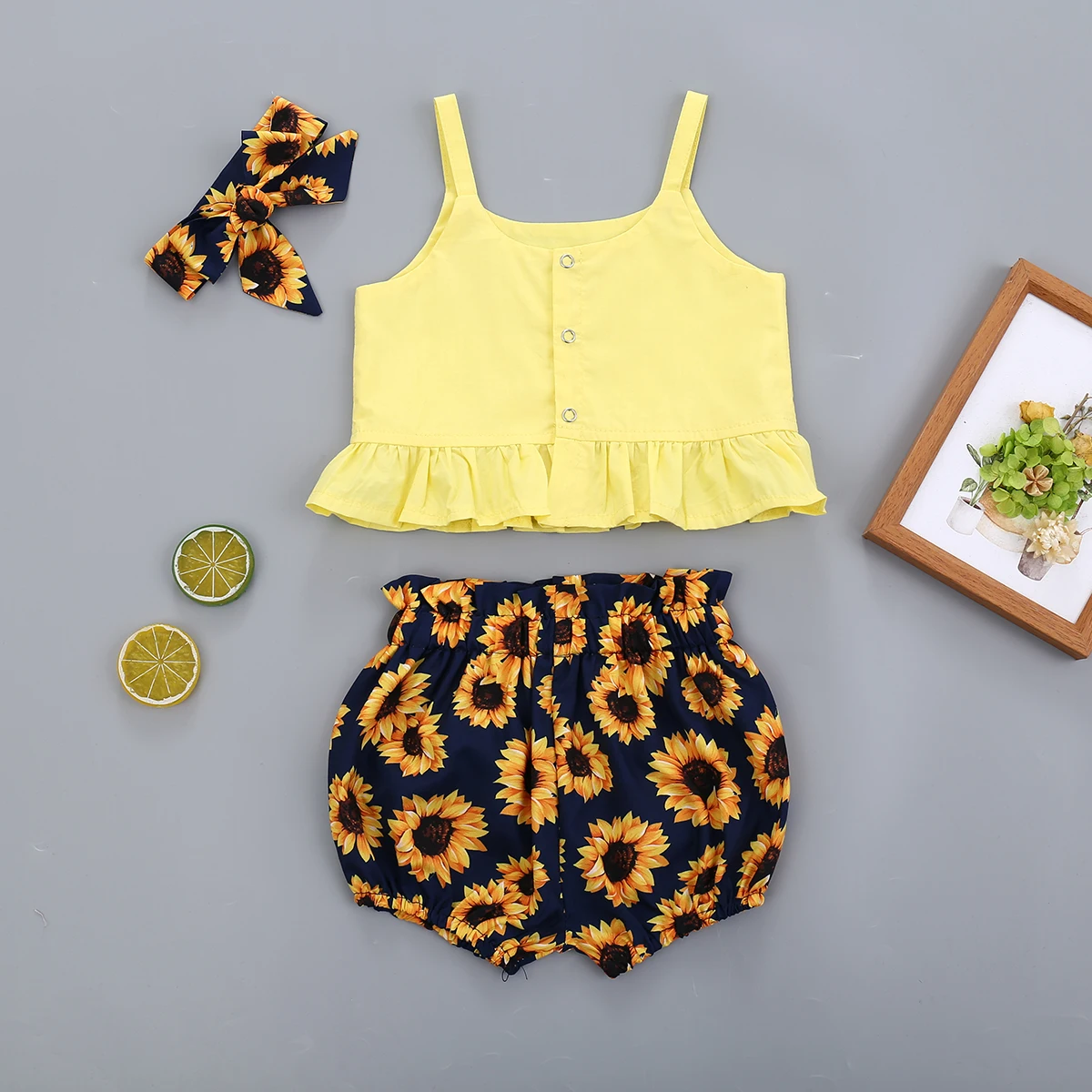 

3PCS Summer Kids Sunflower Baby Girl Clothes Yellow Sleeveless Crop Tops +Floral Shorts Headband Outfits Set