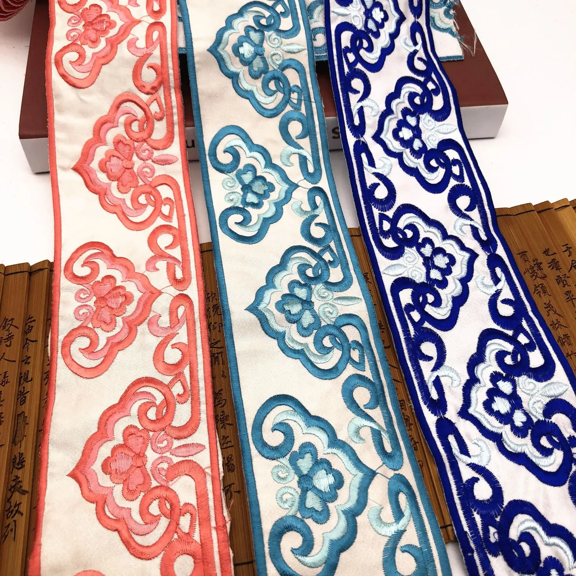 

10Yards Colorful Embroidery Lace Trim Cheongsam Clothing Accessories Ethnic Embroidery Lace Ribbons