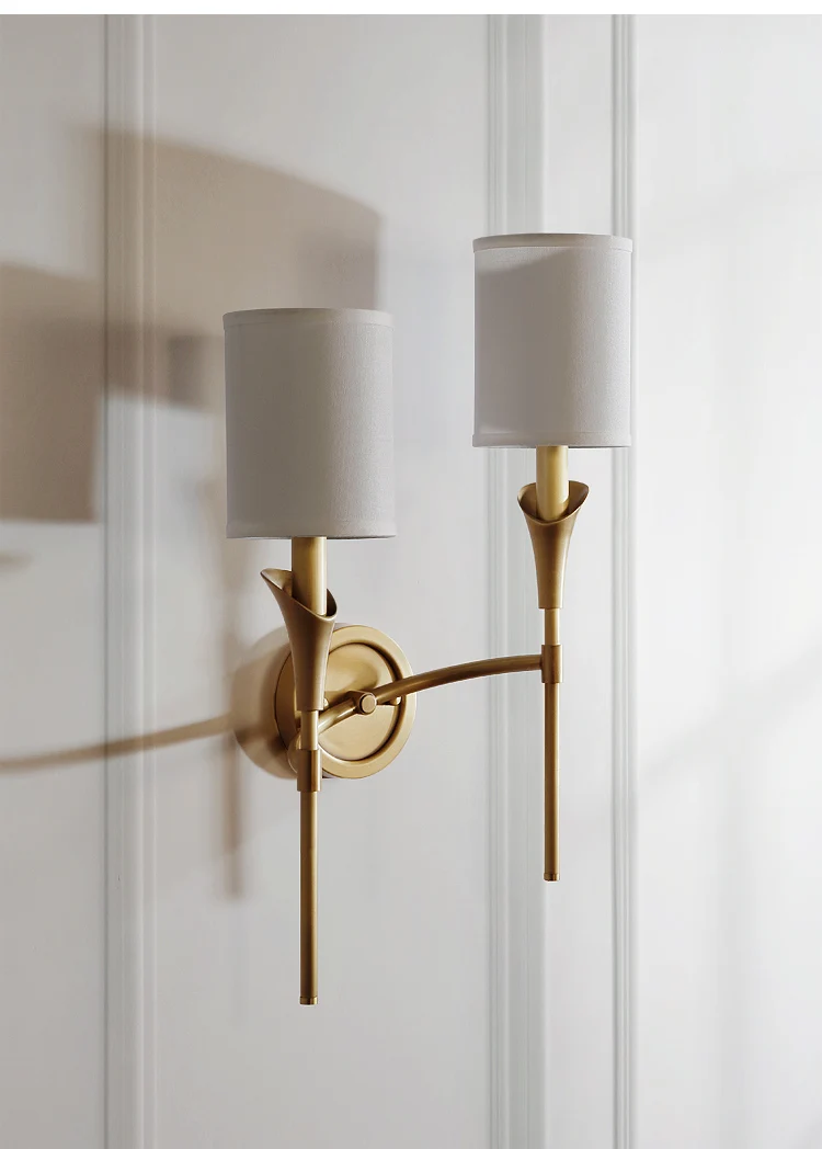 Настенный светильник для дома Deco Calla настенный в виде Лилии из античной латуни