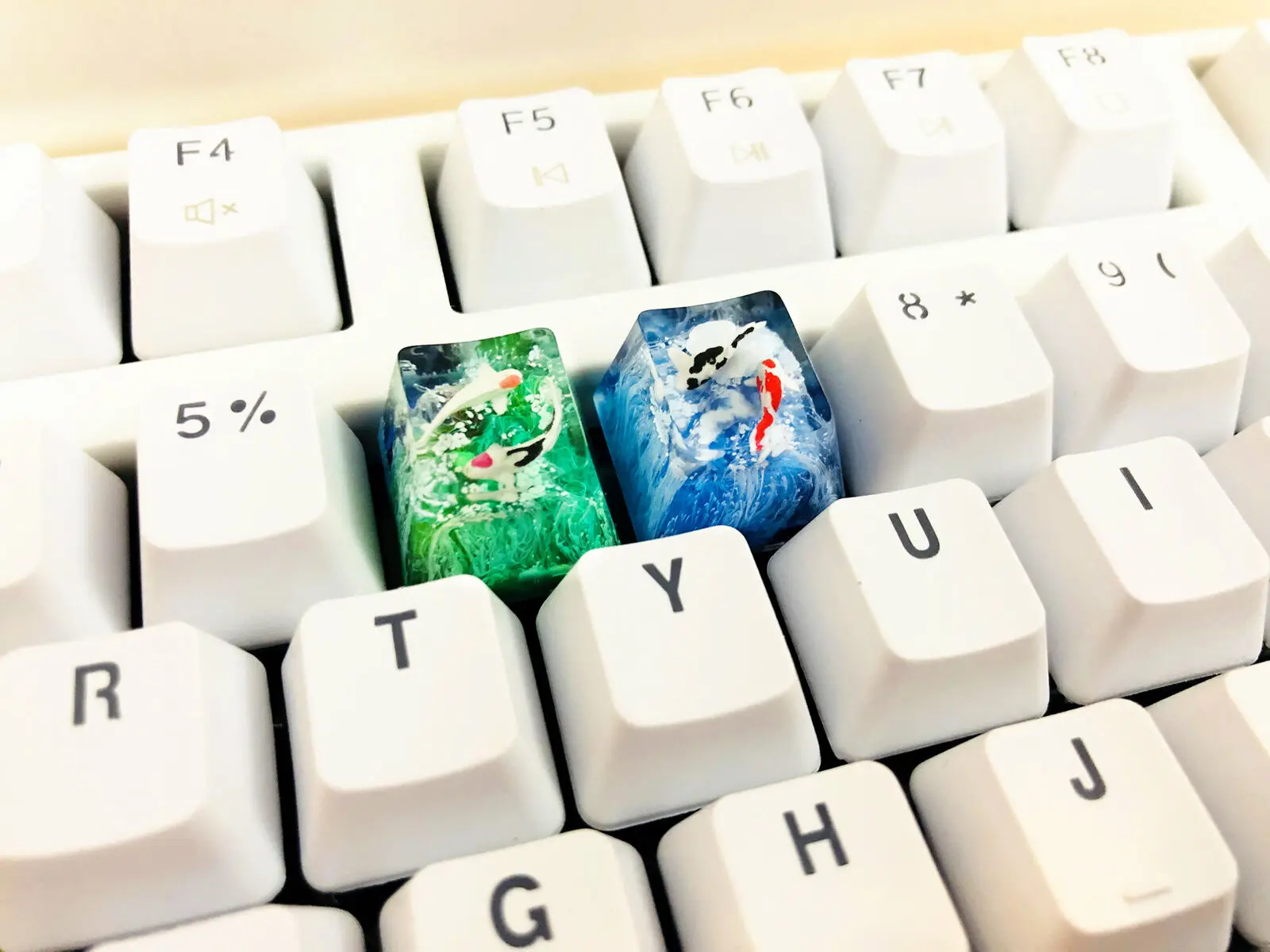 

Koi Fish Resin Keycap OEM R4 Backlit Keycaps for Cherry MX Mechanical Keyboard