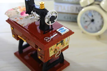 

New Classical Mini Eight Simulation Sewing Sky City Music Plastic Furnishing Articles Music Birthday Gift Box Machine 2020