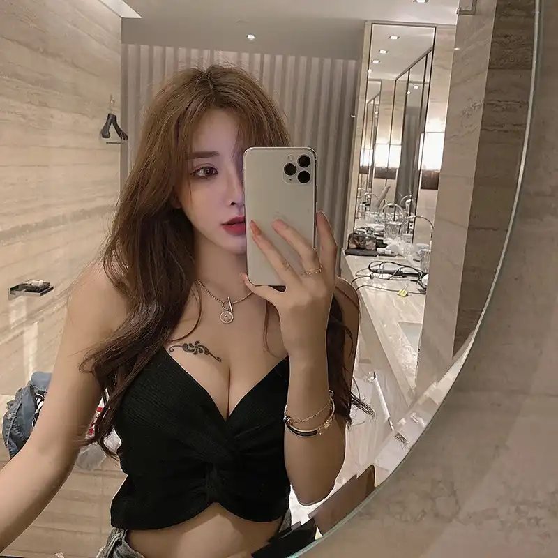 Korean Sexy Selfie