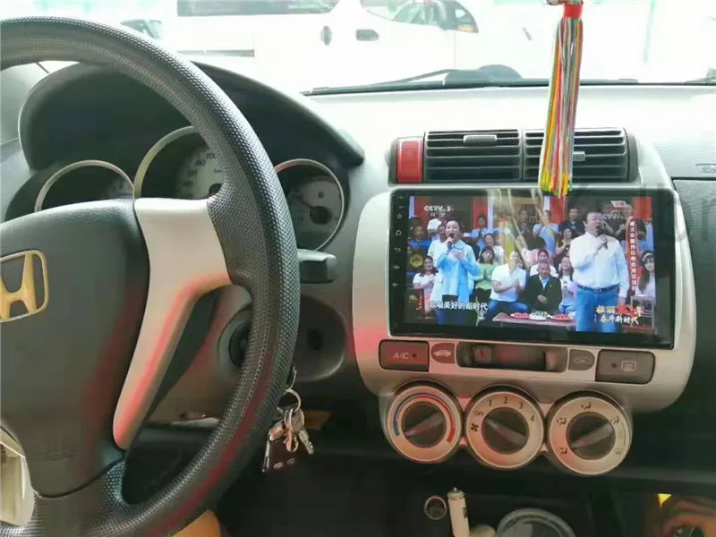Cheap Yulbro quad core android car dvd player for Honda Fit/Everus 2004 2005 2006 2007 car multimedia radio bluetooth gps navigation 2