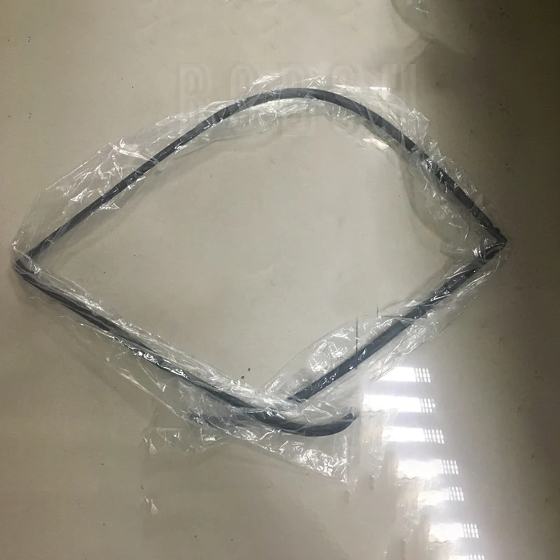 

Car Cover upper part 2004-b mwE46 325i 316i N40 316i N46 Front windshield sealing strip Front windshield outer bead 51318196162