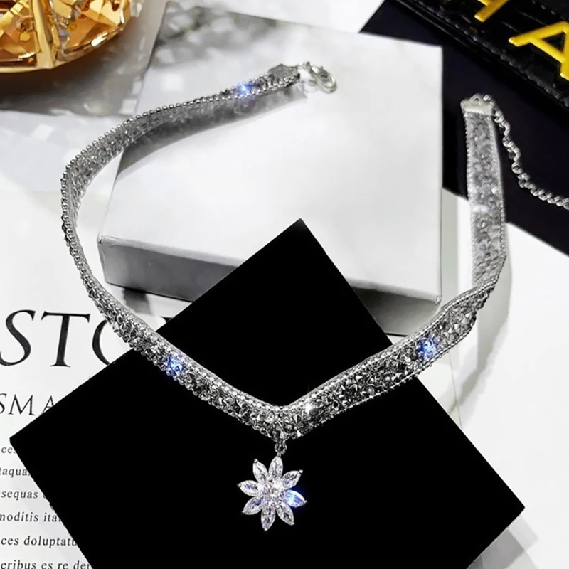 Women Chic Punk Choker Clavicle ChainNeck Jewelry Fashion Crystal Ice Flower Pendant Necklace Glitter Adjustable Metal Chain | Украшения и