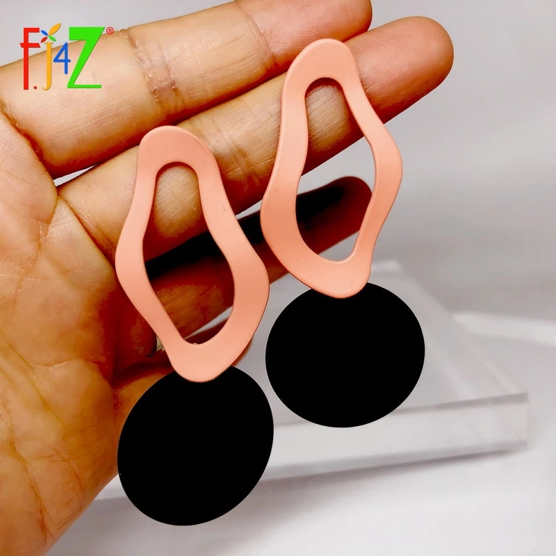 

F.J4Z Women Geometric Earrings Fashion Black Coating Circles Charm Earring Ladies Alloy Ear Drops for Party Jewelry Brincos
