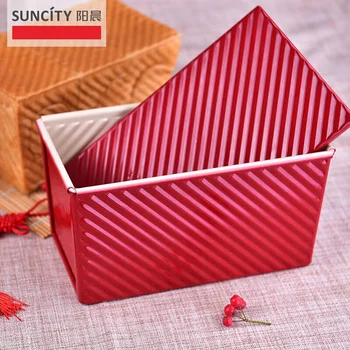 

China Red Baking Tools Red Corrugated Non-stick Toast Box Toast Mould Non-stick Bread Cake 450g Bakery Tools