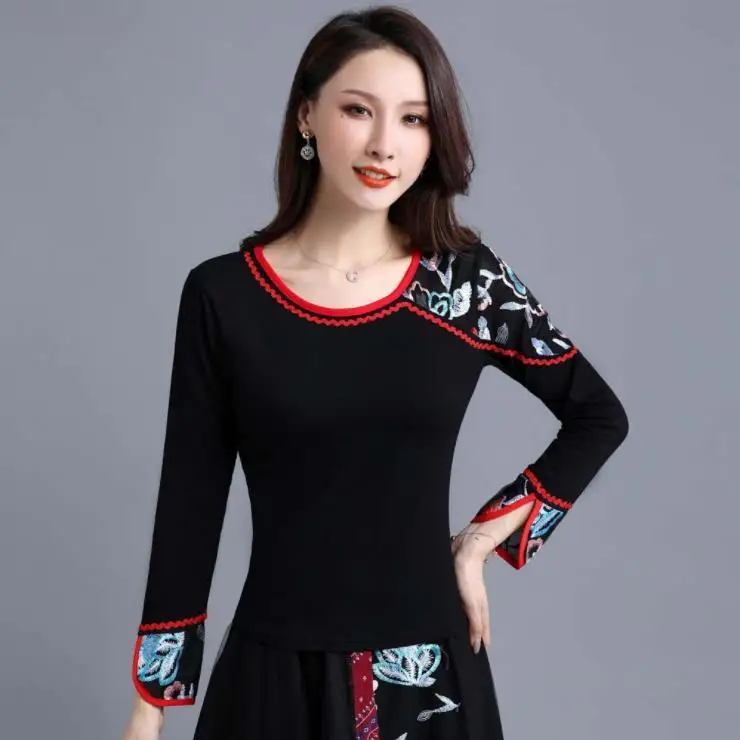 

2018 autumn New Embroidered T-Shirt