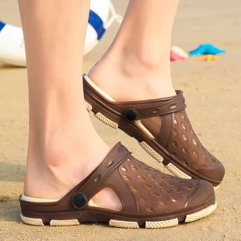 

2020 New Summer Clogs For Man Sandals Crocks Man Shoes Black Beach Sandal Hollow Slides Slippers Fashion Casual Soft Jelly Shoes