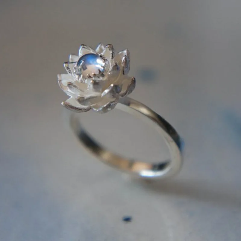 

Exquisite Cute Women's Lotus Flower Ring Fashion Simple Silver Plated Crystal Ring Wedding Engagement Jewelry Anniversary Gifts