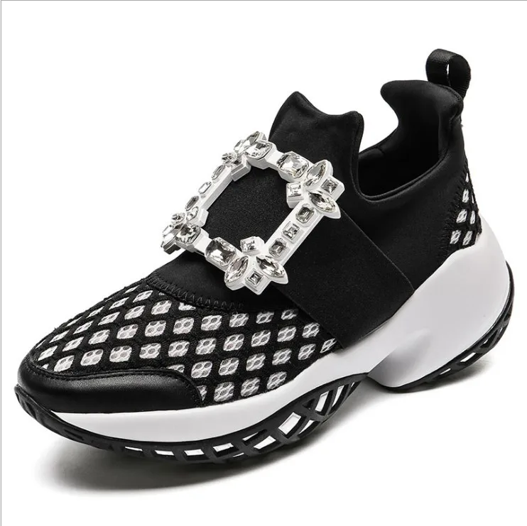 Женские кроссовки со стразами и пряжкой; дышащая обувь на толстой платформе с круглым носком и сеткой; Модные женские лоферы