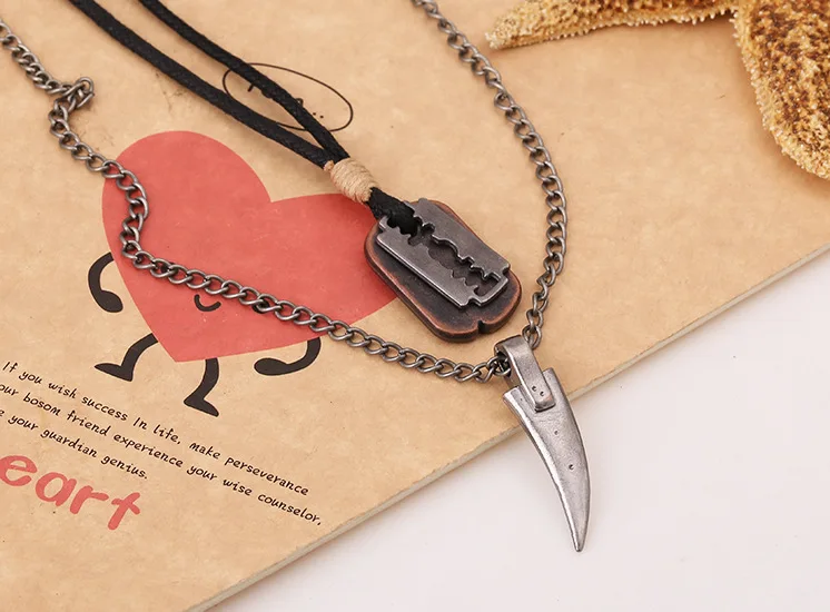 Vintage Mens Necklace Alloy Animal Wolf Tooth Razor Blade Pendants Necklace Multilayer Metal Chain Choker Male Punk Jewelry