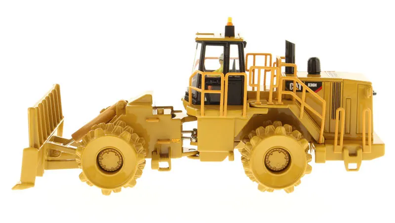 

Carter Engineering Vehicle Model Cat1/50 836 hlandfill Compactor Trash Compacting Machine 85205c