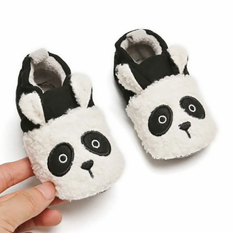 Обувь для ползания для малышей; сезон зима-осень; тапки с ягненком для мальчиков и девочек; нескользящие теплые тапочки для малышей - Цвет: panda