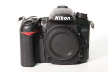 Appareil photo reflex numérique Nikon D7000 16.2MP d'occasion avec écran LCD 3.0 pouces (corps seulement)