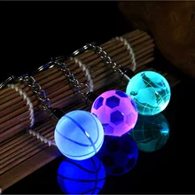 Chaveiro de cristal luminoso com led, chaveiro criativo colorido para futebol, basquete, vôlei, decoração de mochila, presente de estudante