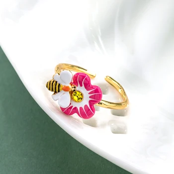 

adjustable Enamel Flower inlaid with diamond honeybee lovely and sweet super Fairy Girl Jewelry Fairy Spirit