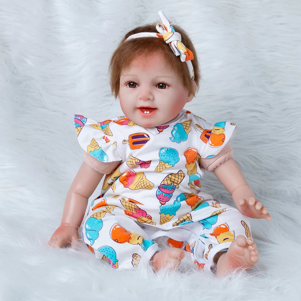 22/' 55cm Silicone Baby Reborn Dolls with Cotton Body Dressed In Nice Sweater