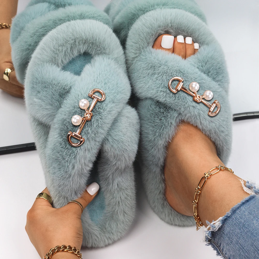 Fur Slides For Women Fluffy Slippers Flip Flops Female Designer Pearl Sandals Platform Indoor Slippers Elegant Winter Warm Shoes