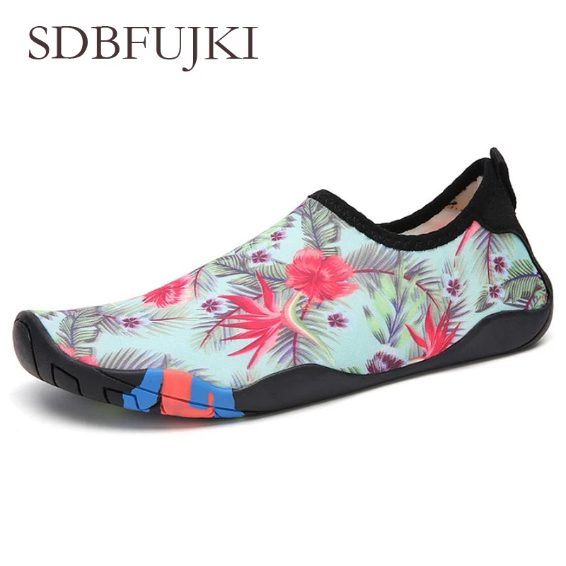 

Summer Water Shoes Men Beach Sandals Upstream Aqua Shoes Man Quick Dry River Sea Slippers Diving Swimming Socks Hiking Shoes