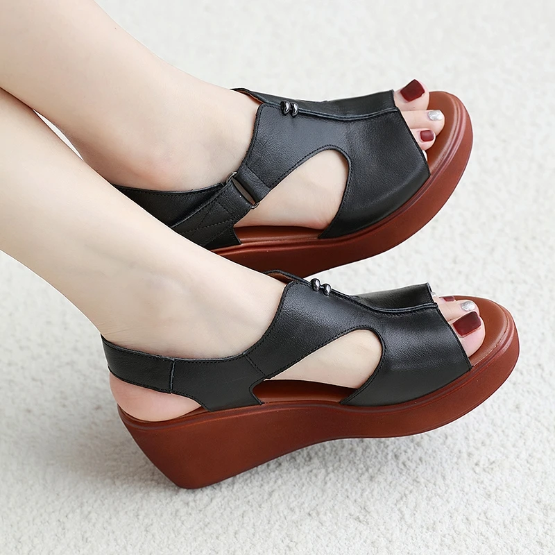 

Сандалии женские из натуральной кожи, Водонепроницаемые босоножки на танкетке, на толстой подошве, для отдыха, большие размеры 41-43, на лето