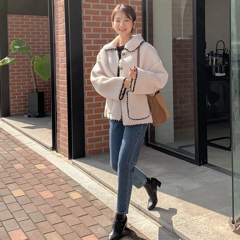 

Spot winter new South Korea ins retro bit lambs wool warm lamb fur coat lapels