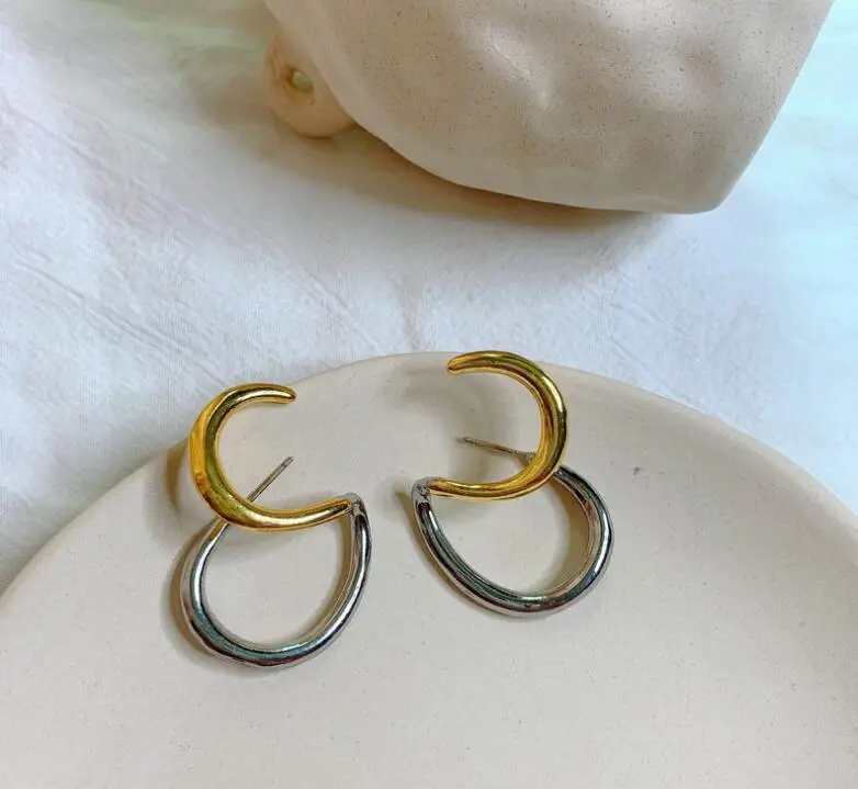 Геометрический закрученный в спираль двойной круг контрастные цвета простые серьги французская мода ретро аксессуары для ушей