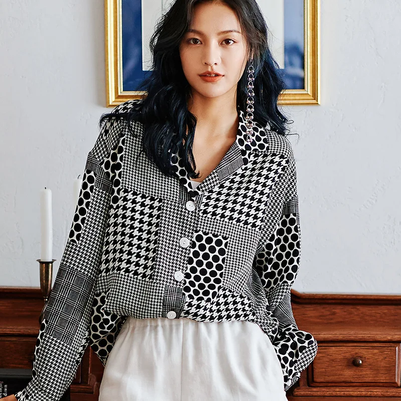 

LANMREM Polka Dot Lattice Lapel Long Sleeve Irregular Loose Woman Shirt Casual Joker Simple Fashion 2019 Autumn Blouse New TV388