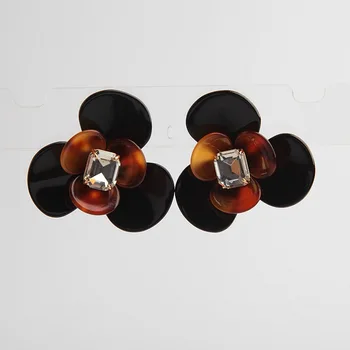 

Manhattan Flowers Amber Resin Double Layer Flower Ear Nails Earrings