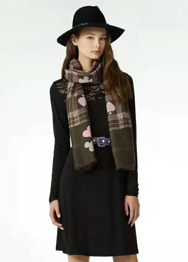 5 Regalos de la serie de bufanda de primavera, otouno e Invierno de Sauce de moda italiana en - Цвет: 5