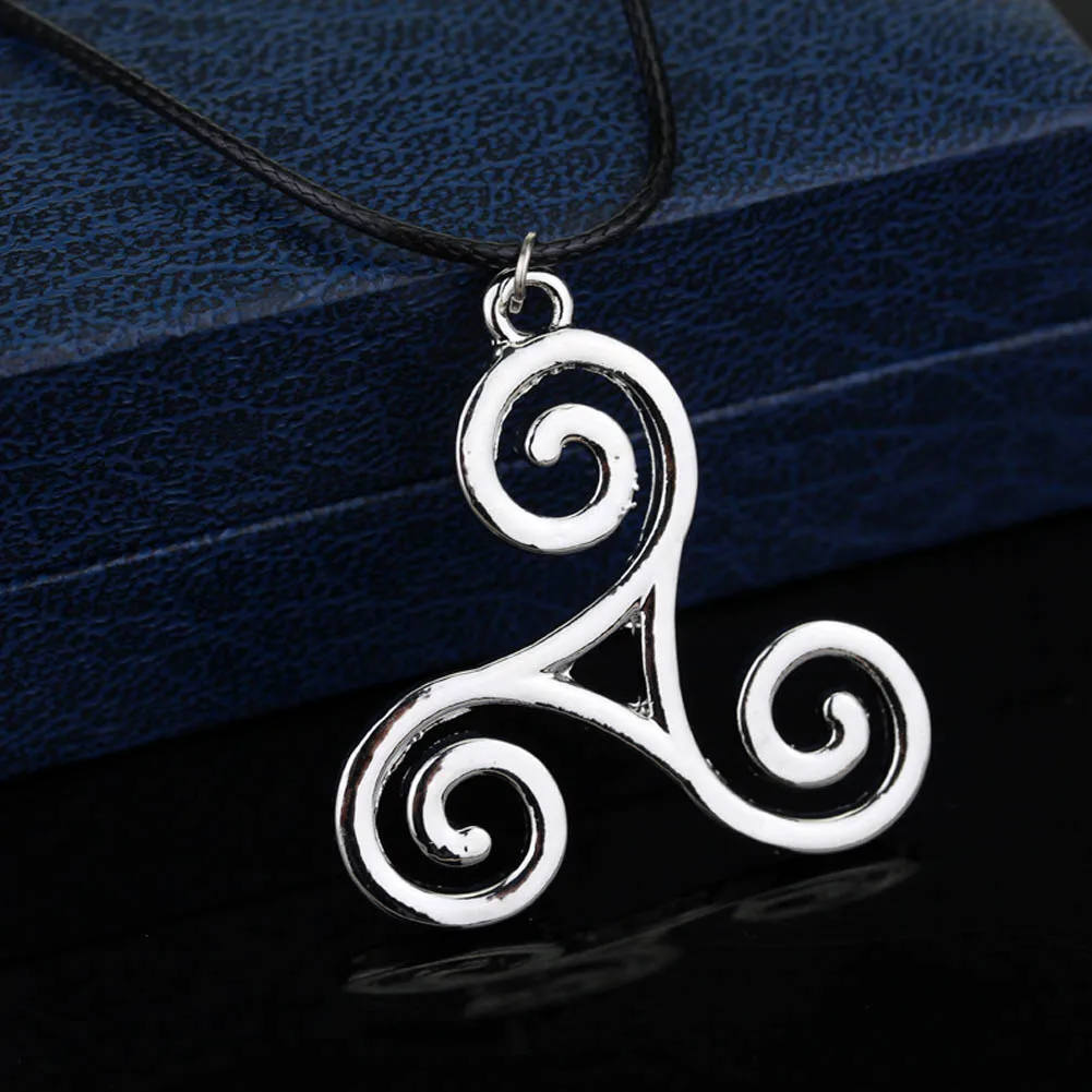 Модное ожерелье для женщин и подростков с волком Triskele Triskelion Allison серебряные
