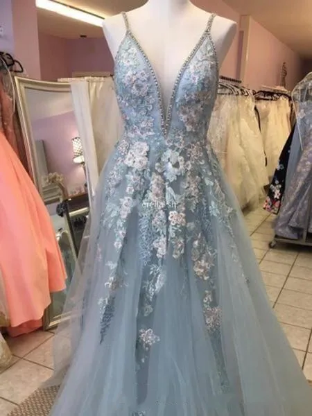 Chic Spaghetti V-Neck Prom Dresses Long Lace Appliques Sequins Beaded Backless Formal prom Gowns Custom vestidos de gala