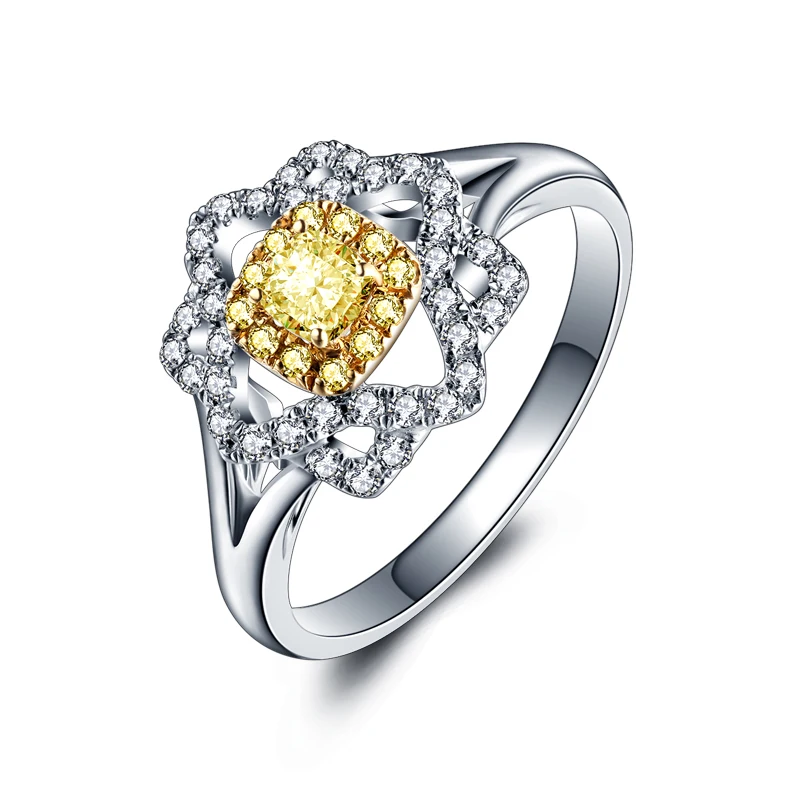 Свадебные кольца на пальцах. Необычные образы жениха и невесты. Свадебные кольца. Тематическая свадьба для двоих. Свадебные наряды.