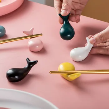 

2PCS Cute Nordic style Lucky Whale Ceramic Chopsticks Holder Chopsticks Chinese Style Home Hotel Ceramics Kitchen Tableware