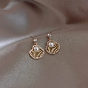 

2020 Korean New Exquisite Fan-shaped Pearl Earrings Fashionable Temperament All Kinds Earrings Elegant Lovely Lady Jewelry