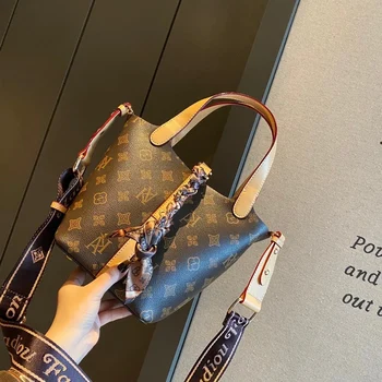 

Genuine Leather Bucket Bag for Women One-shoulder Messenger Small Designer Bags Ladies Famous Louis Brand Purses and Handbags Gg