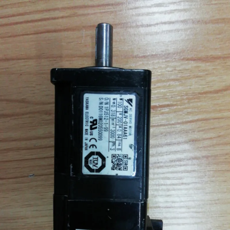 Использованный протестированный рабочий SGMJV-01AAA61 сервомотором переменного тока