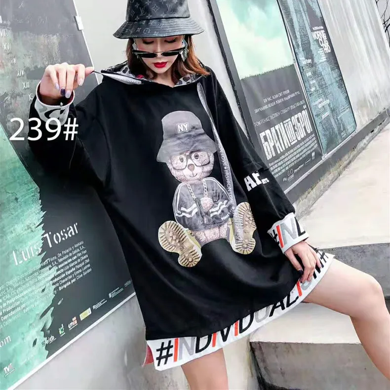

Fall And Winter Women Black Hoodies Cartoon Patches Long Style Pullovers Large Size Loose Hooded Jumper