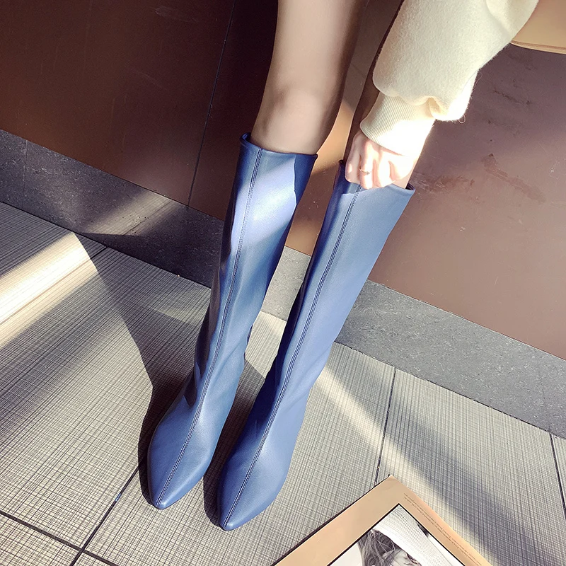 Дизайнерские Сапоги до колена из мягкой кожи женские зимние высокие сапоги с острым носком на низком каблуке рыцарские сапоги на плоской подошве