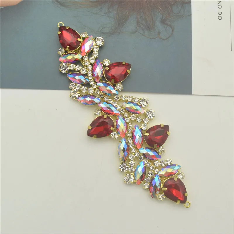 2pcs three color Glass Resin Rhinestone Gold Flower Applique Chain Crystals Rhinestones Applique For DIY Evening Dress - Color: Red