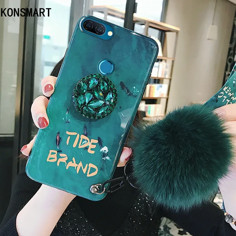 Bao da Konsmart 2020 cho Oppo A12 với hình nền Emerald Live Wallpaper và dây đeo sẽ trở thành một món quà tuyệt vời cho điện thoại của bạn. Vừa bảo vệ điện thoại vừa mang lại vẻ đẹp nổi bật.