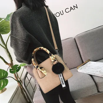 

Messenger Bag Female 2019 New Fashion Korean Version PU Handbag Simple and Versatile Ladies Shoulder Bags For Women Plush Ball
