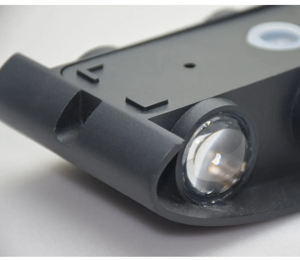 12146722021_2056850495