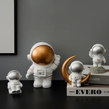 

Creative Astronaut Moon Shape Resin Small Ornaments Children'S Room Miniature Model Artist Home Decoration