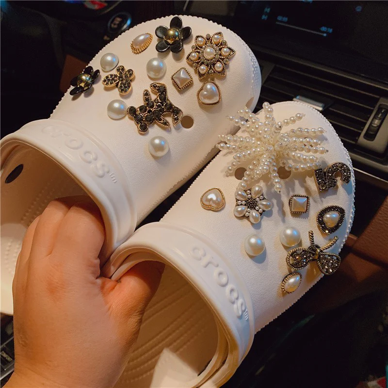 Luxury Rhinestone Croc Charms Designer Chain Pearl Shoes Decaration  Accessori Pendant Jibb For Croc Clogs Kids Girls Women Gifts - Shoe  Decorations - AliExpress