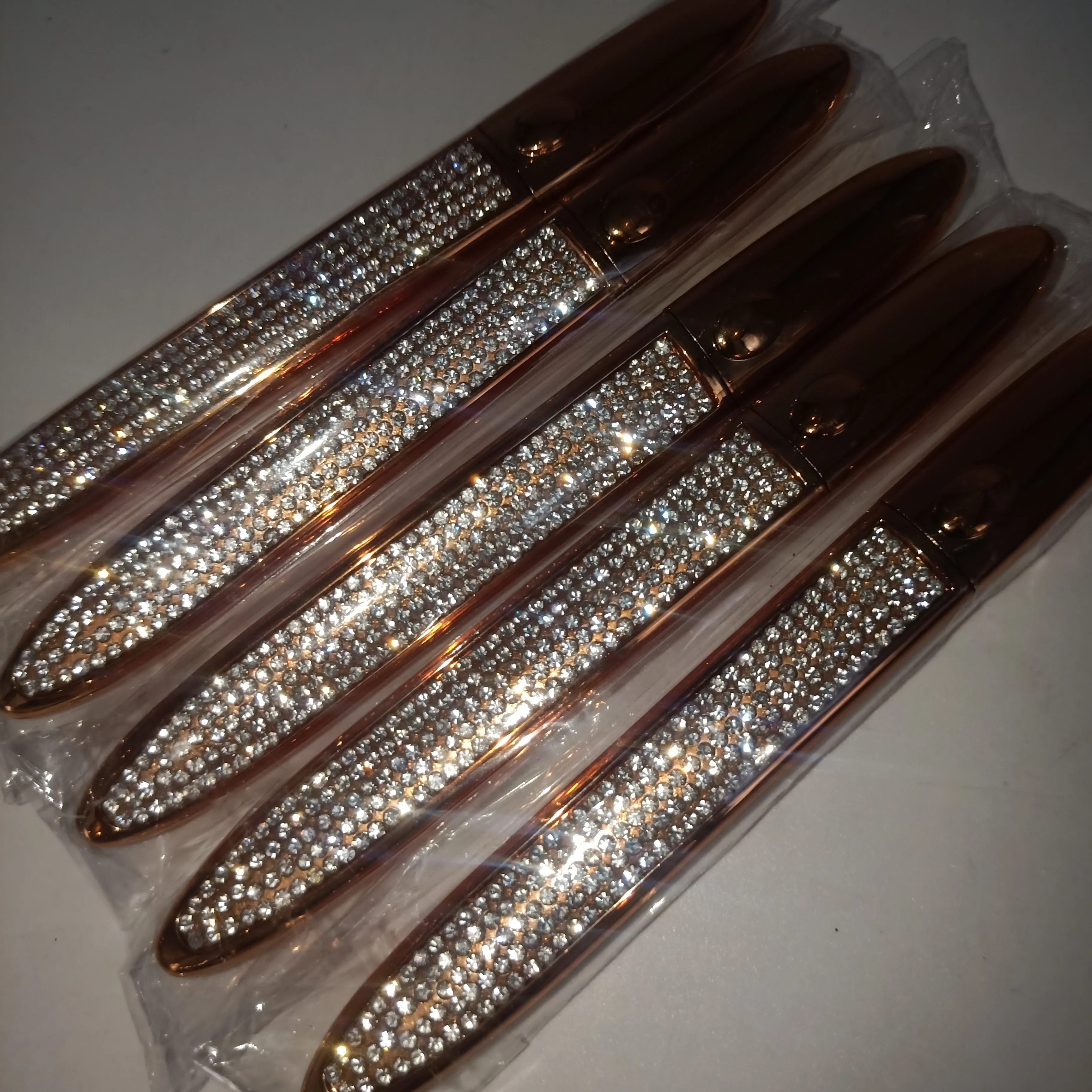 

Lashes Magic Magnetic Self Adhesive Eyeliner Glue Free for Lashes Waterproof Eye Liner Bulk Free Fast Shipping via fedex ship